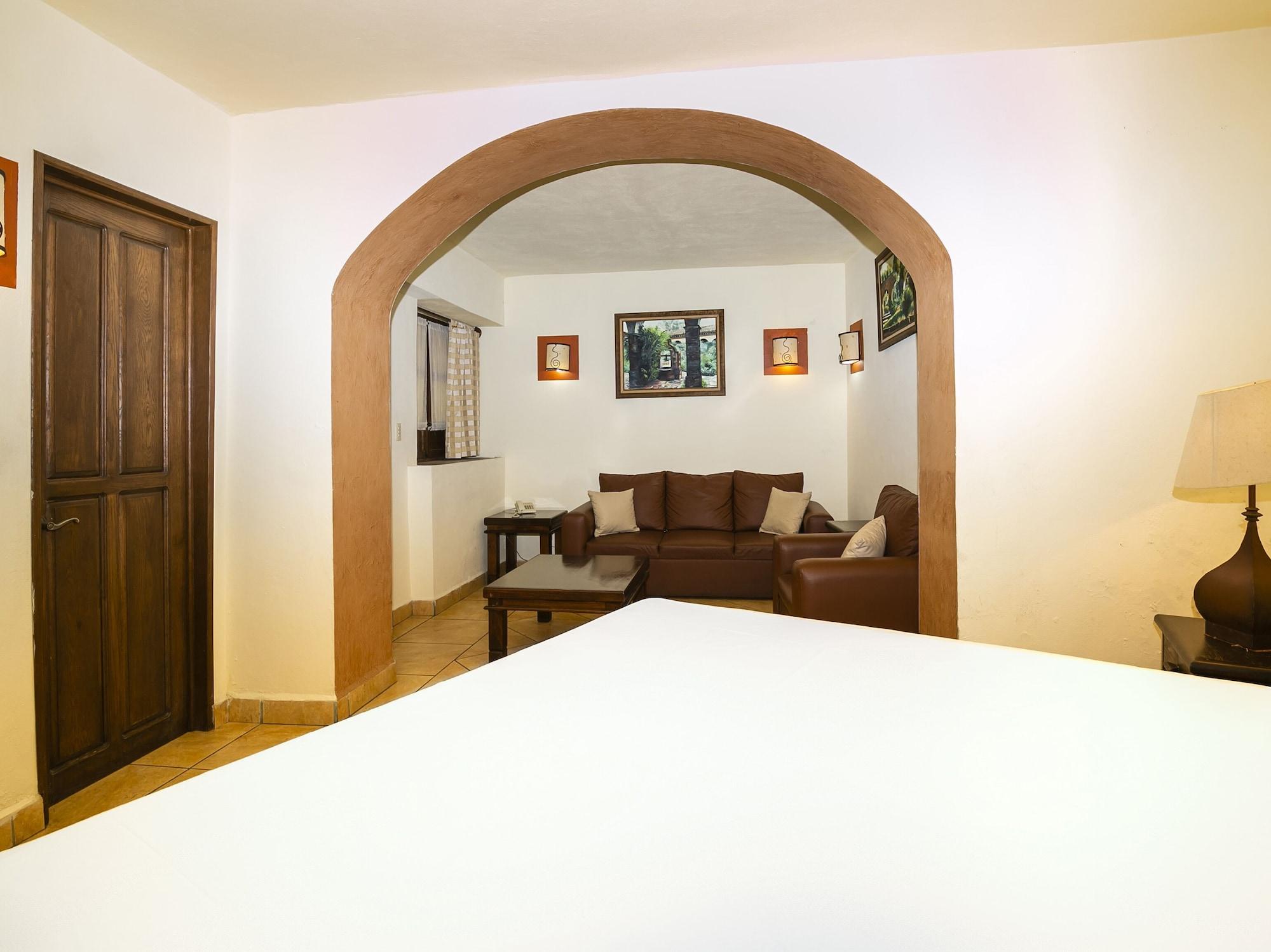 Hotel Casa Del Virrey & Suites มอเรเลีย ภายนอก รูปภาพ