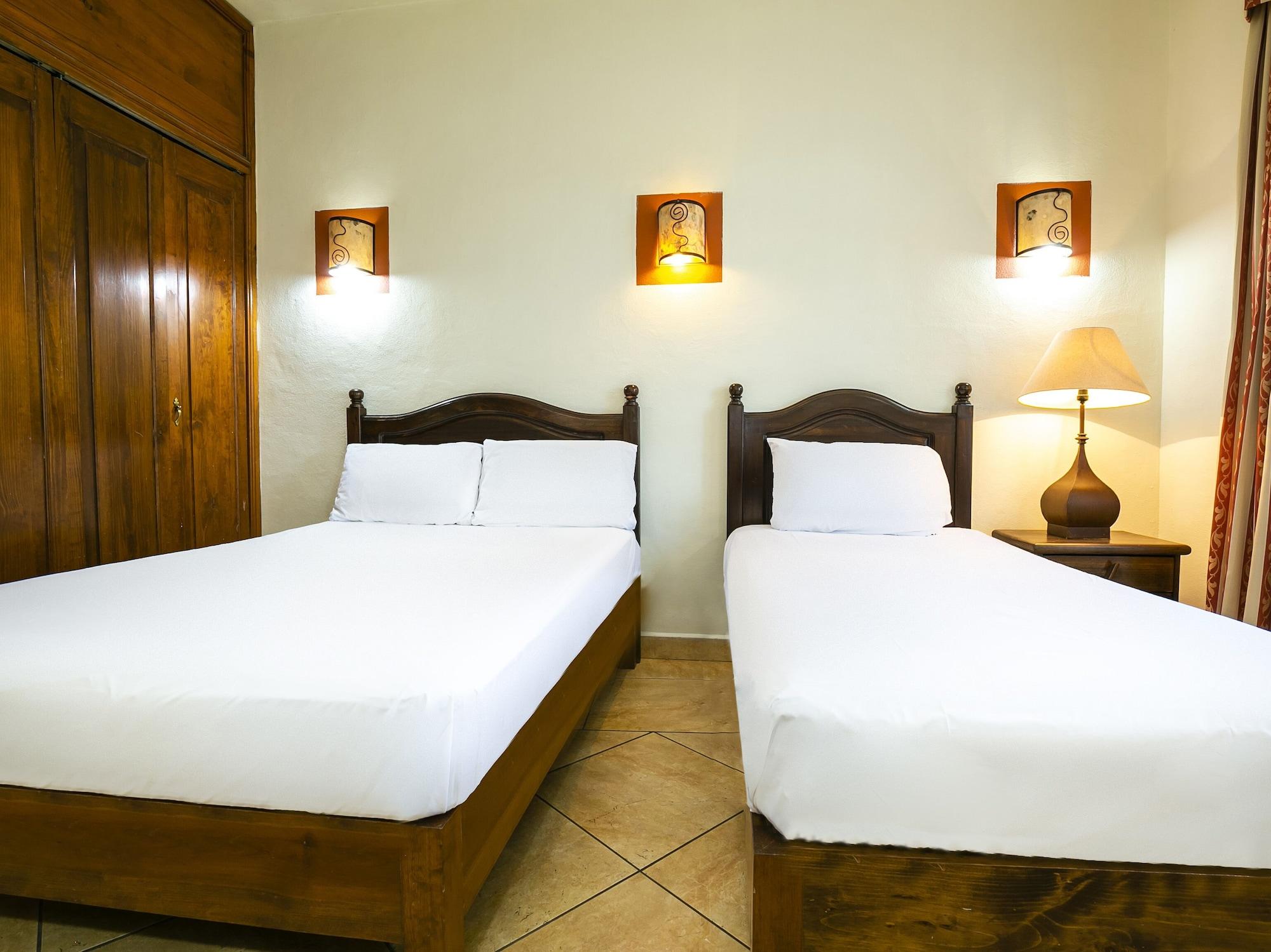 Hotel Casa Del Virrey & Suites มอเรเลีย ภายนอก รูปภาพ