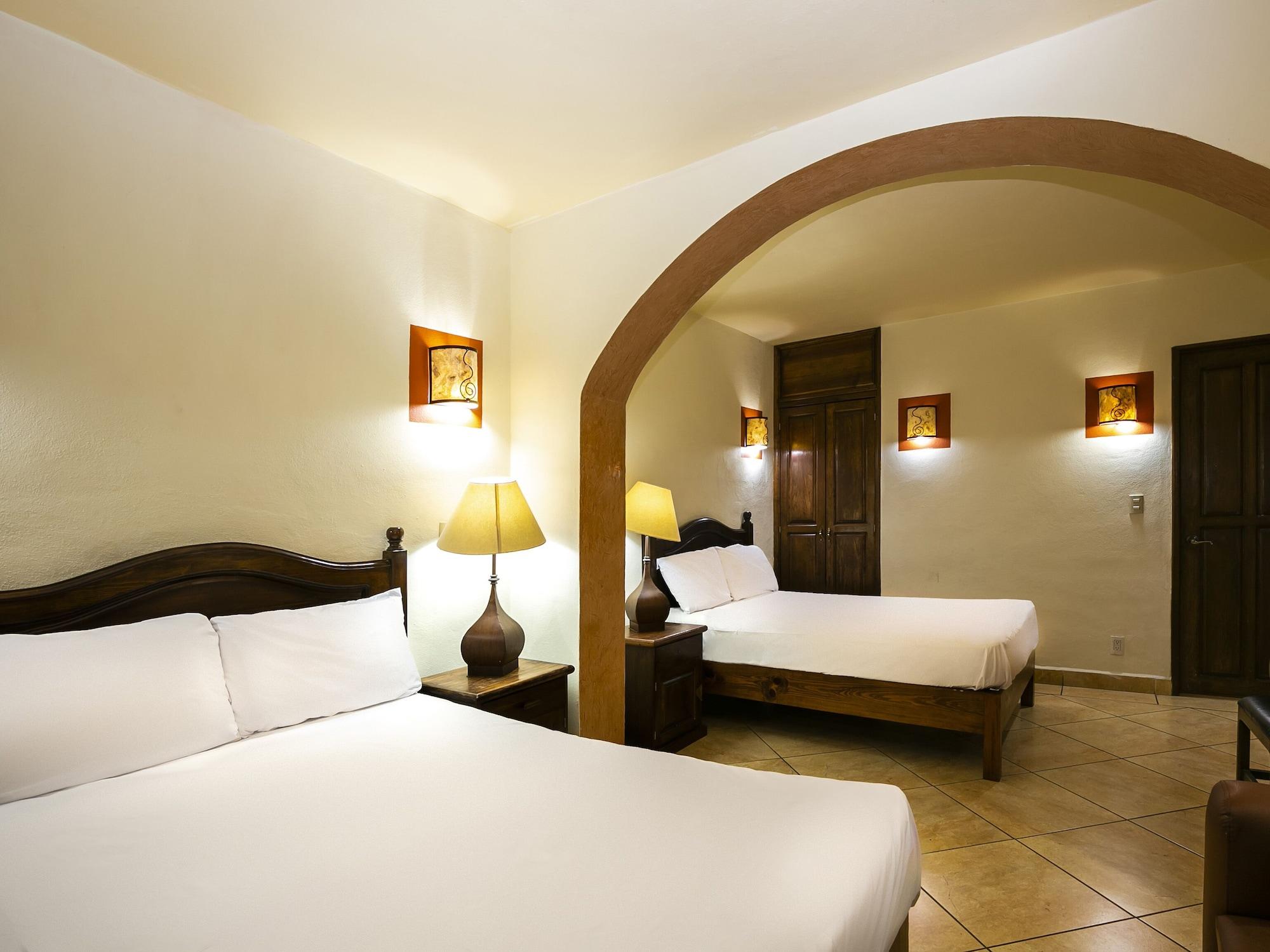 Hotel Casa Del Virrey & Suites มอเรเลีย ภายนอก รูปภาพ