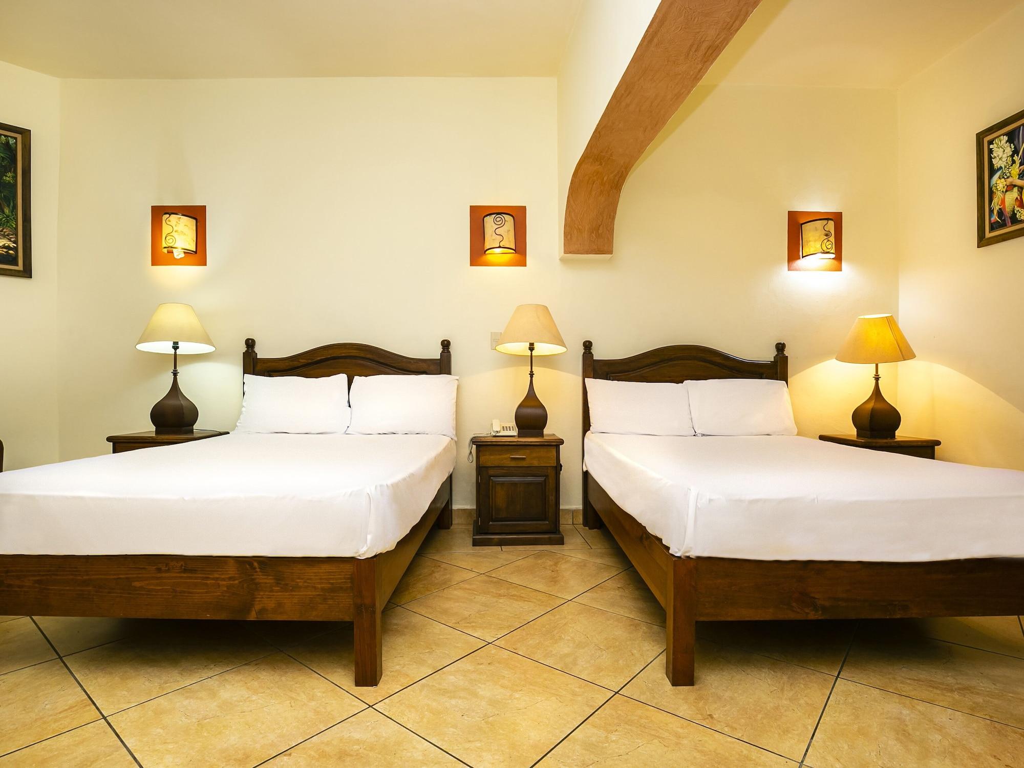 Hotel Casa Del Virrey & Suites มอเรเลีย ภายนอก รูปภาพ