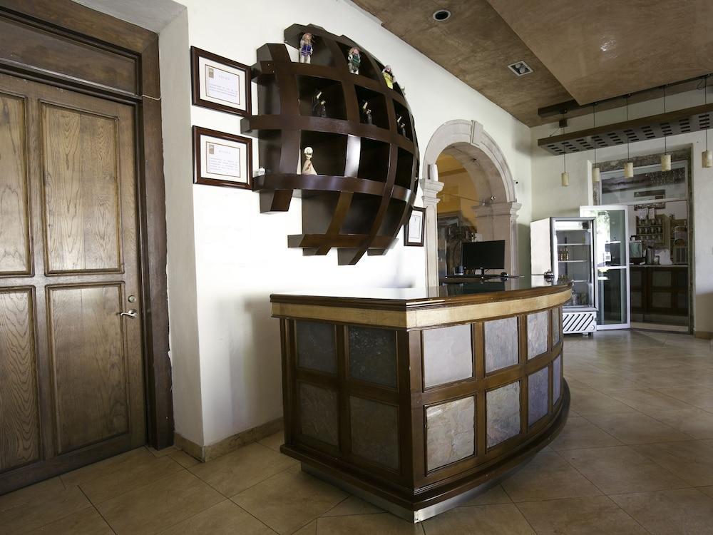 Hotel Casa Del Virrey & Suites มอเรเลีย ภายนอก รูปภาพ