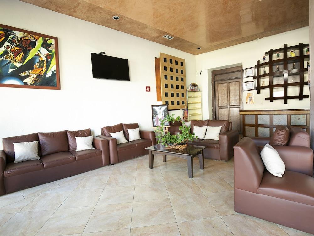 Hotel Casa Del Virrey & Suites มอเรเลีย ภายนอก รูปภาพ