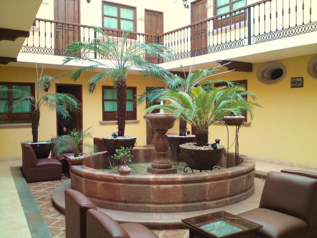 Hotel Casa Del Virrey & Suites มอเรเลีย ภายนอก รูปภาพ