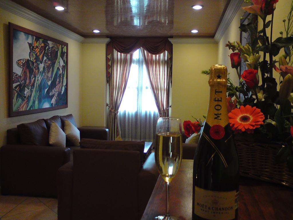 Hotel Casa Del Virrey & Suites มอเรเลีย ภายนอก รูปภาพ