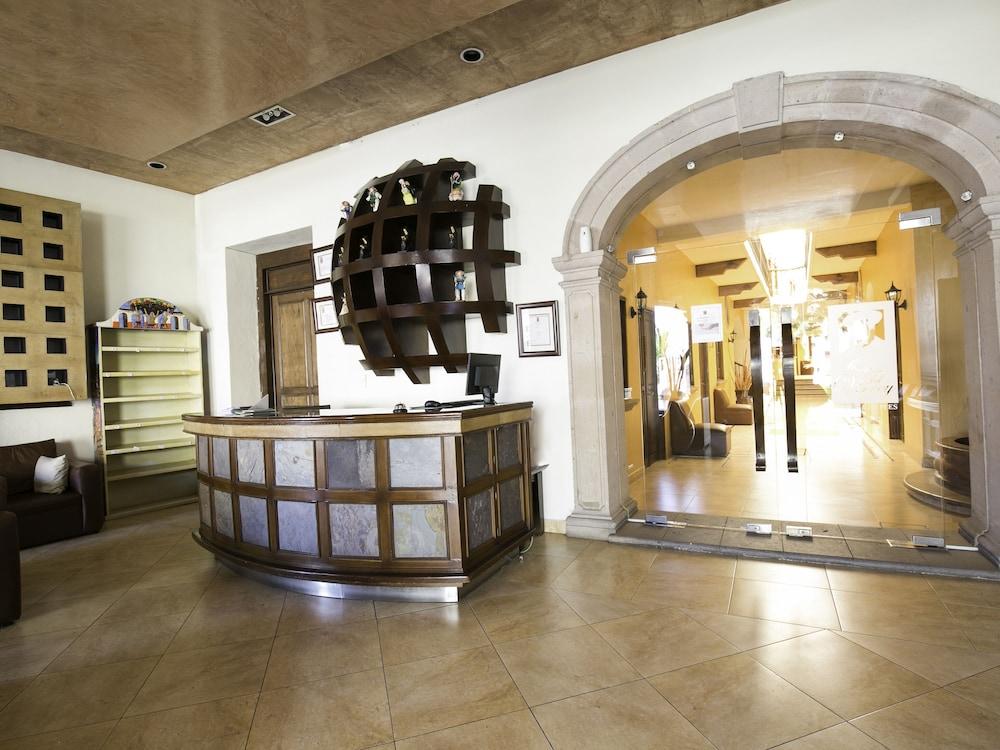 Hotel Casa Del Virrey & Suites มอเรเลีย ภายนอก รูปภาพ