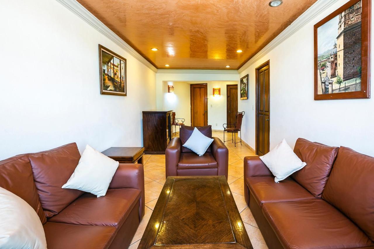 Hotel Casa Del Virrey & Suites มอเรเลีย ภายนอก รูปภาพ