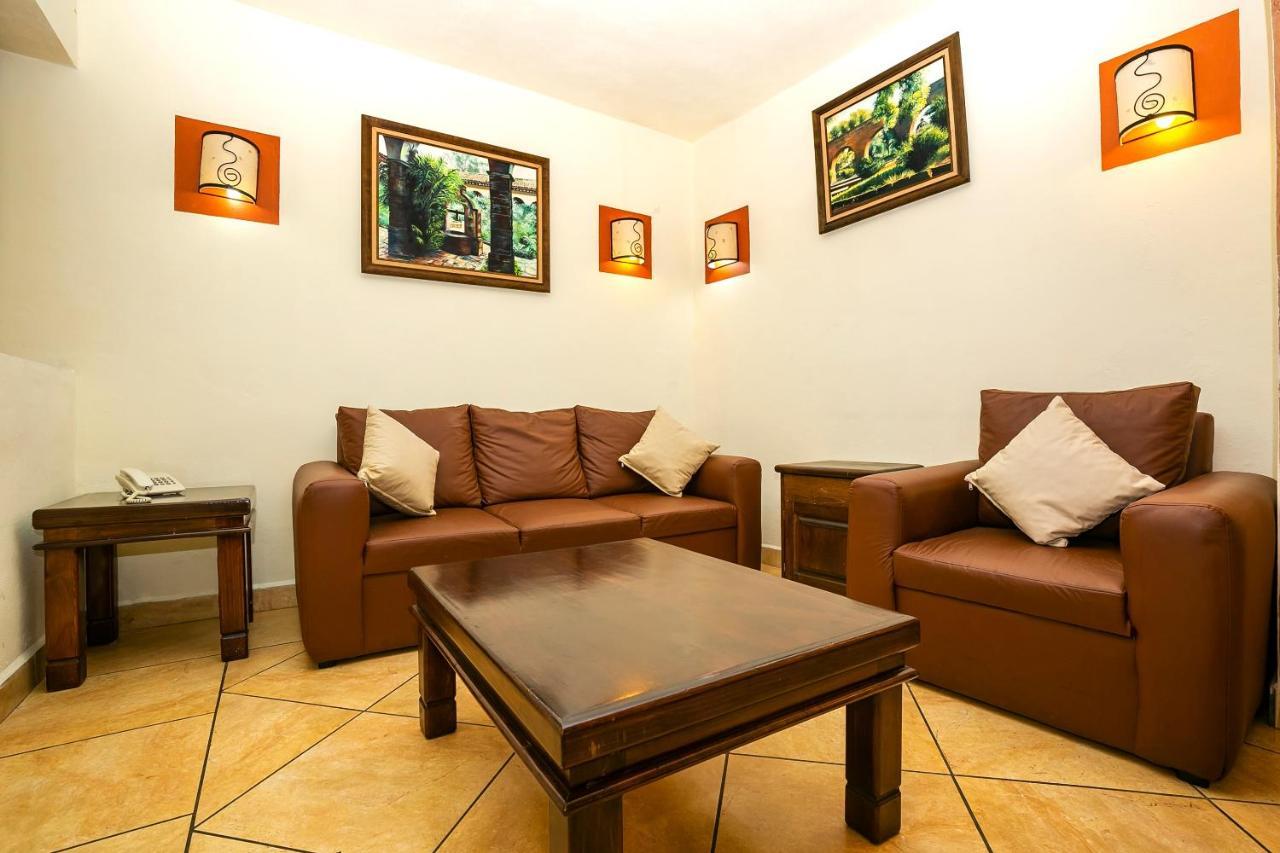 Hotel Casa Del Virrey & Suites มอเรเลีย ภายนอก รูปภาพ