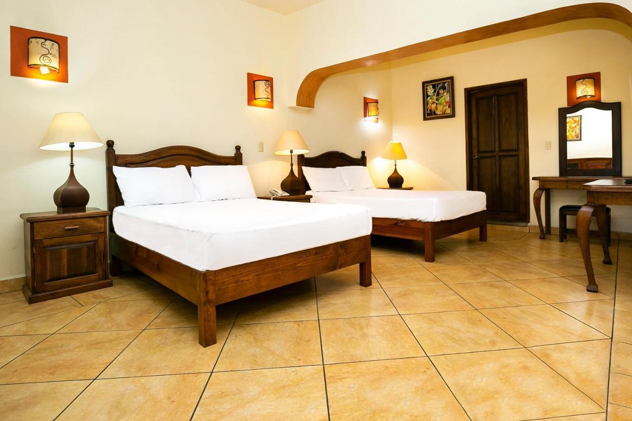 Hotel Casa Del Virrey & Suites มอเรเลีย ภายนอก รูปภาพ