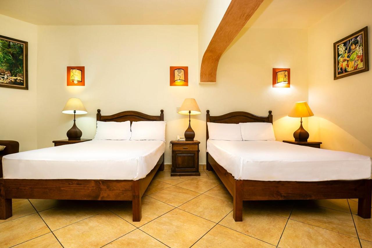 Hotel Casa Del Virrey & Suites มอเรเลีย ภายนอก รูปภาพ